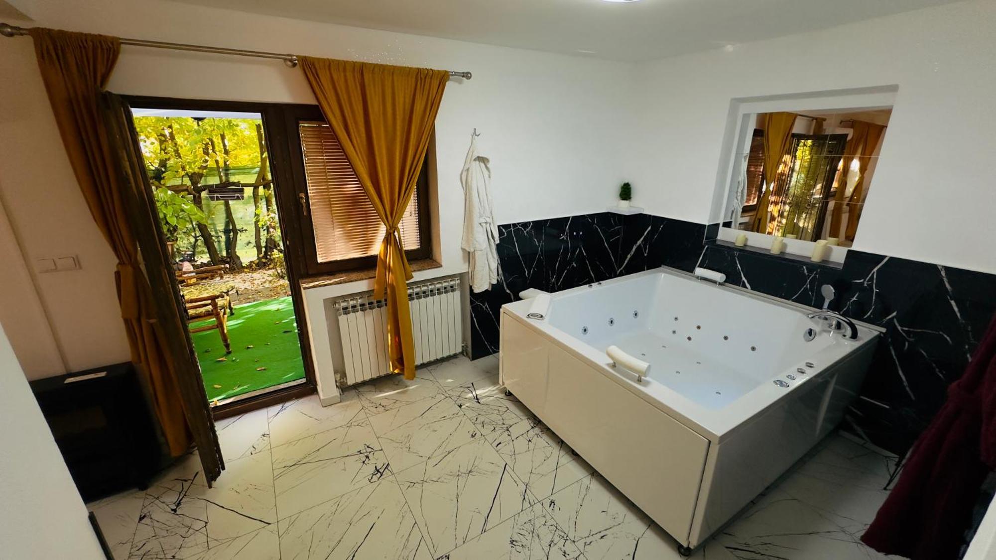 Hedonist Spa Jacuzzi Sarajevo Free Parking מראה חיצוני תמונה
