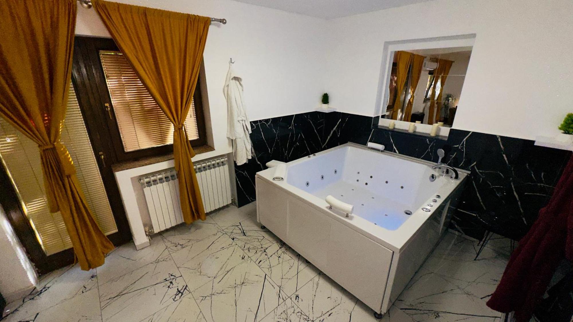 Hedonist Spa Jacuzzi Sarajevo Free Parking מראה חיצוני תמונה