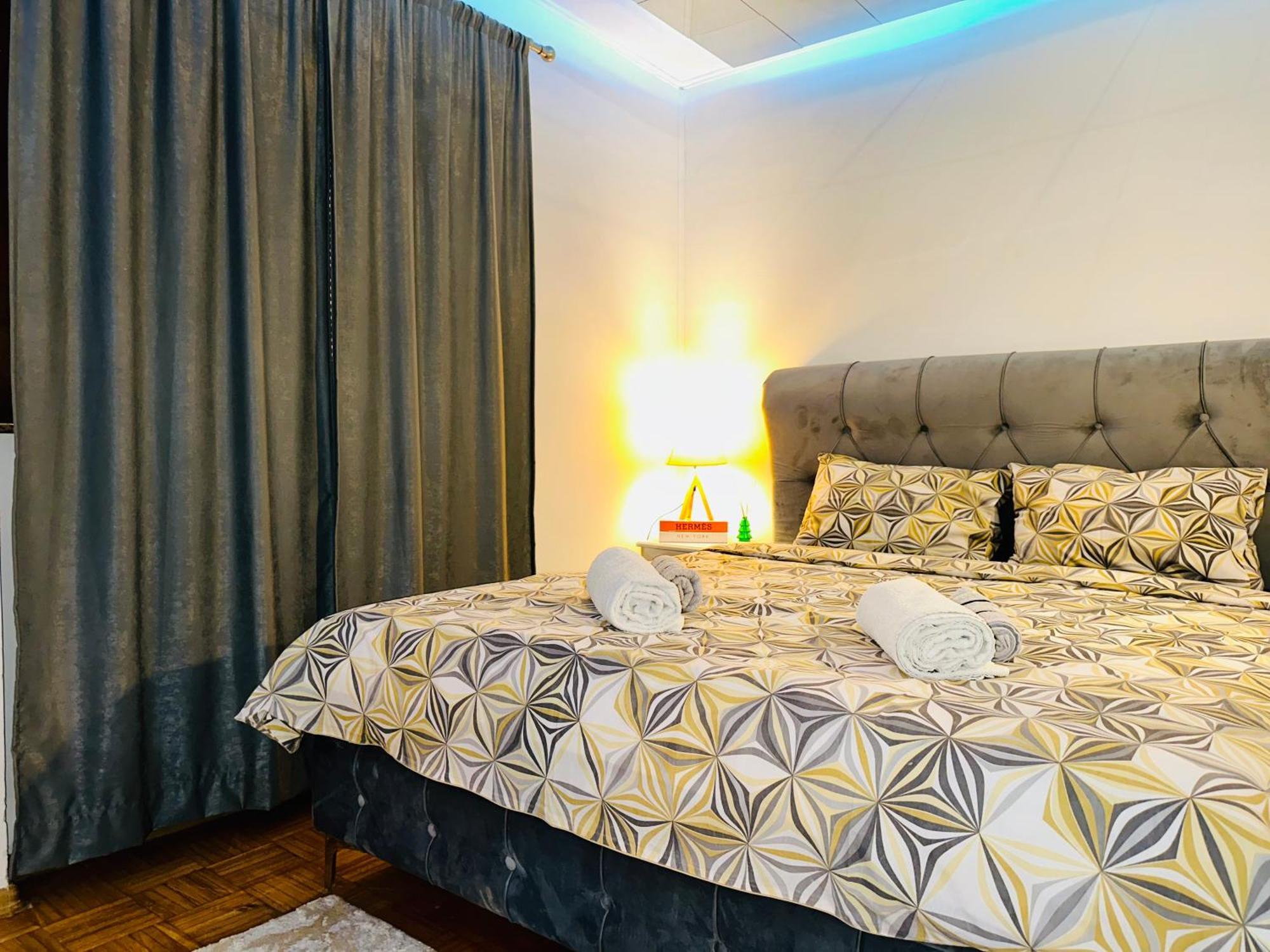 Hedonist Spa Jacuzzi Sarajevo Free Parking מראה חיצוני תמונה