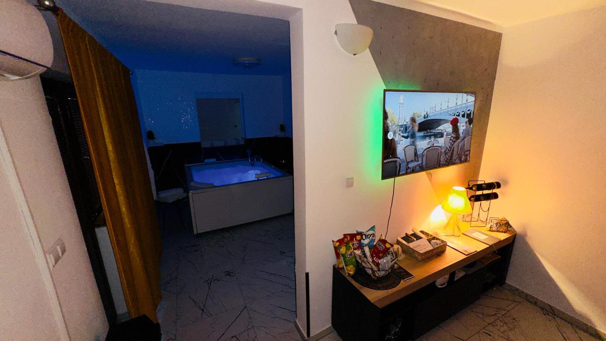 Hedonist Spa Jacuzzi Sarajevo Free Parking מראה חיצוני תמונה